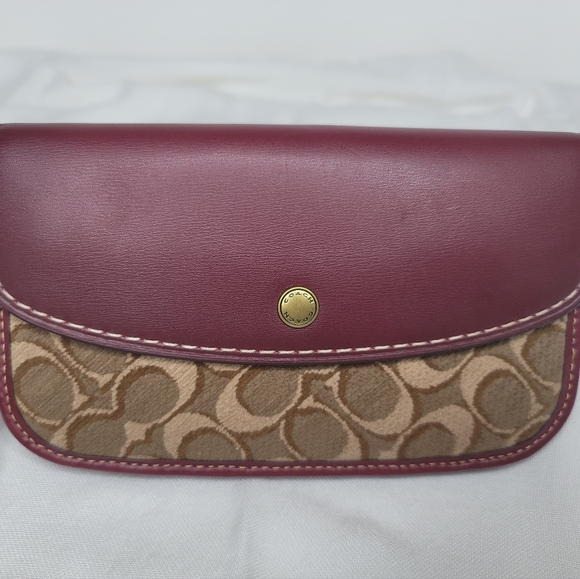 Coach leather wristlet - Picture 2 of 7